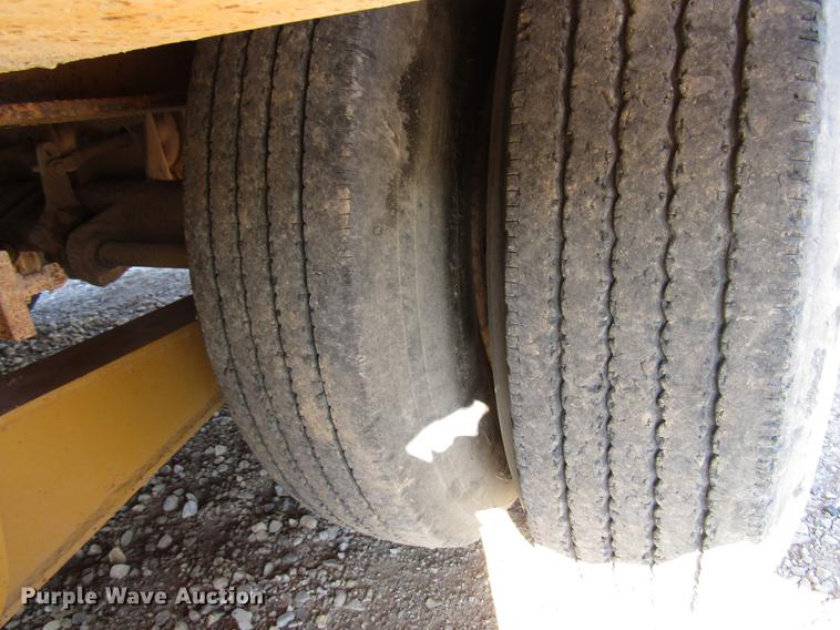 image for item DB6937 1973 Hyster drop deck equipment trailer