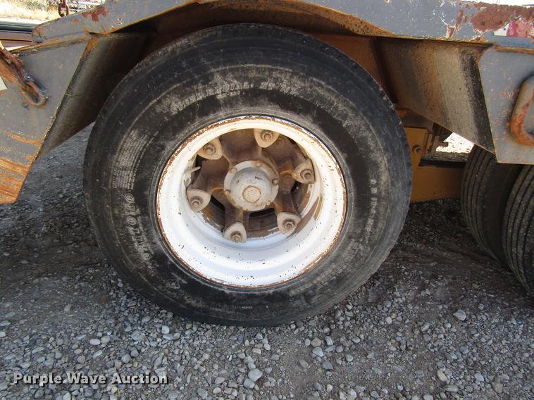 image for item DB6937 1973 Hyster drop deck equipment trailer