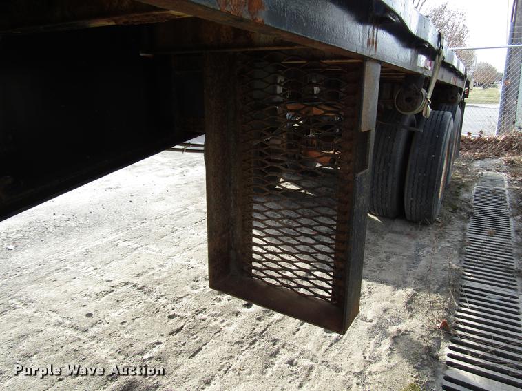 image for item DB6949 1980 Hobbs 80K-40 flatbed trailer