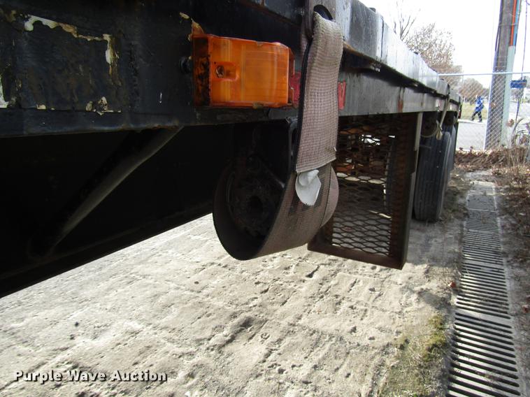 image for item DB6949 1980 Hobbs 80K-40 flatbed trailer