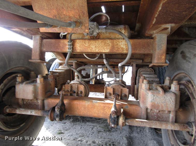 image for item DB6949 1980 Hobbs 80K-40 flatbed trailer