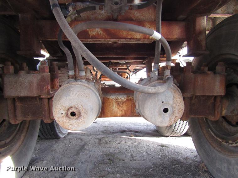 image for item DB6949 1980 Hobbs 80K-40 flatbed trailer