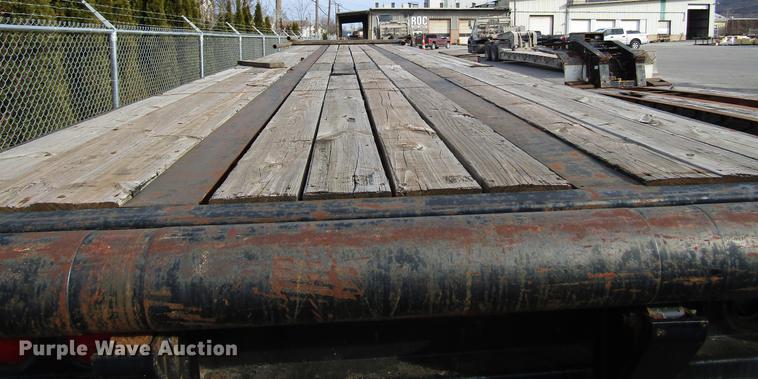 image for item DB6949 1980 Hobbs 80K-40 flatbed trailer