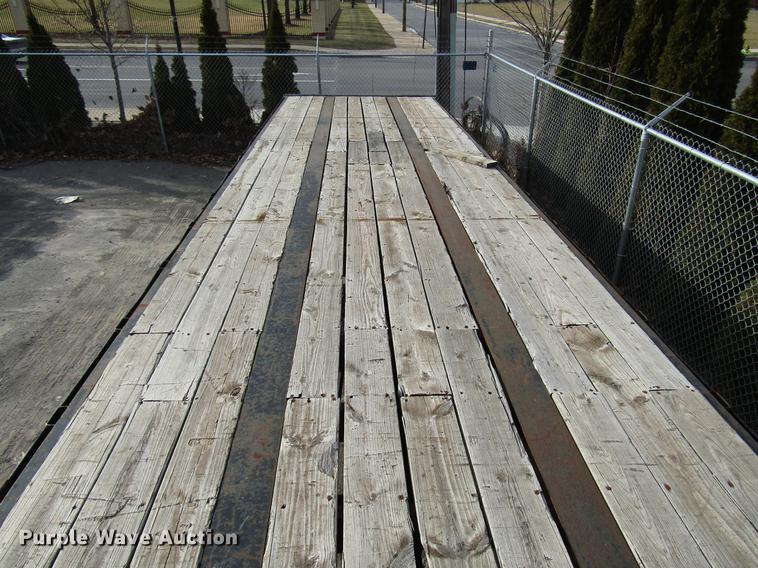 image for item DB6949 1980 Hobbs 80K-40 flatbed trailer