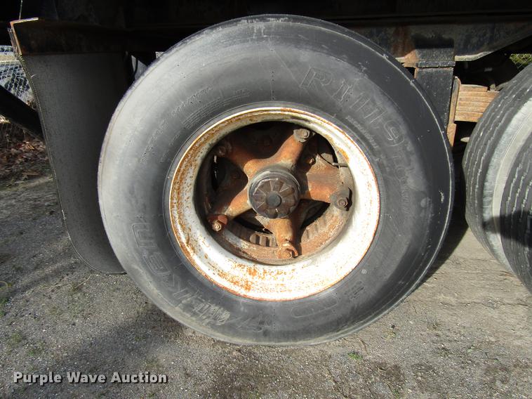 image for item DB6949 1980 Hobbs 80K-40 flatbed trailer