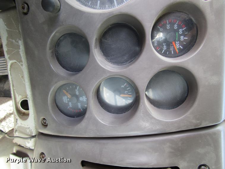 image for item DB6962 2001 Mack CH613 semi truck