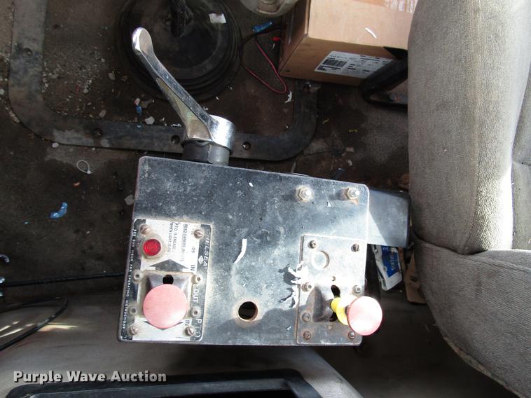 image for item DB6962 2001 Mack CH613 semi truck