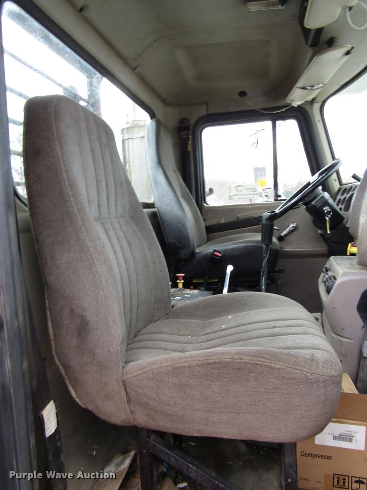 image for item DB6962 2001 Mack CH613 semi truck