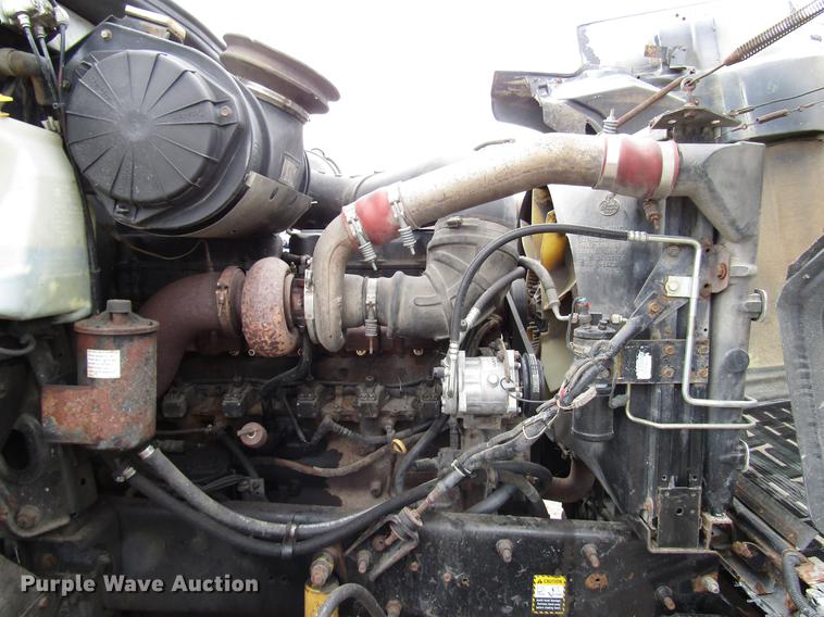 image for item DB6962 2001 Mack CH613 semi truck