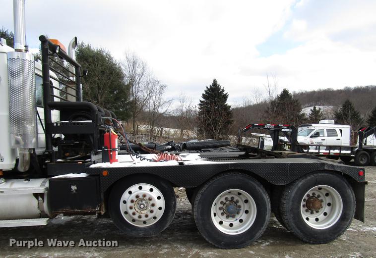 image for item DB6962 2001 Mack CH613 semi truck