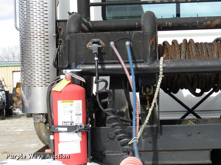 image for item DB6962 2001 Mack CH613 semi truck