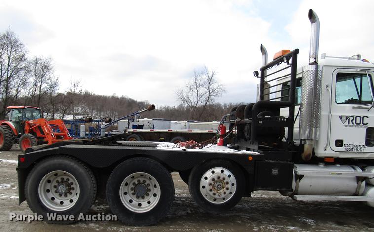image for item DB6962 2001 Mack CH613 semi truck