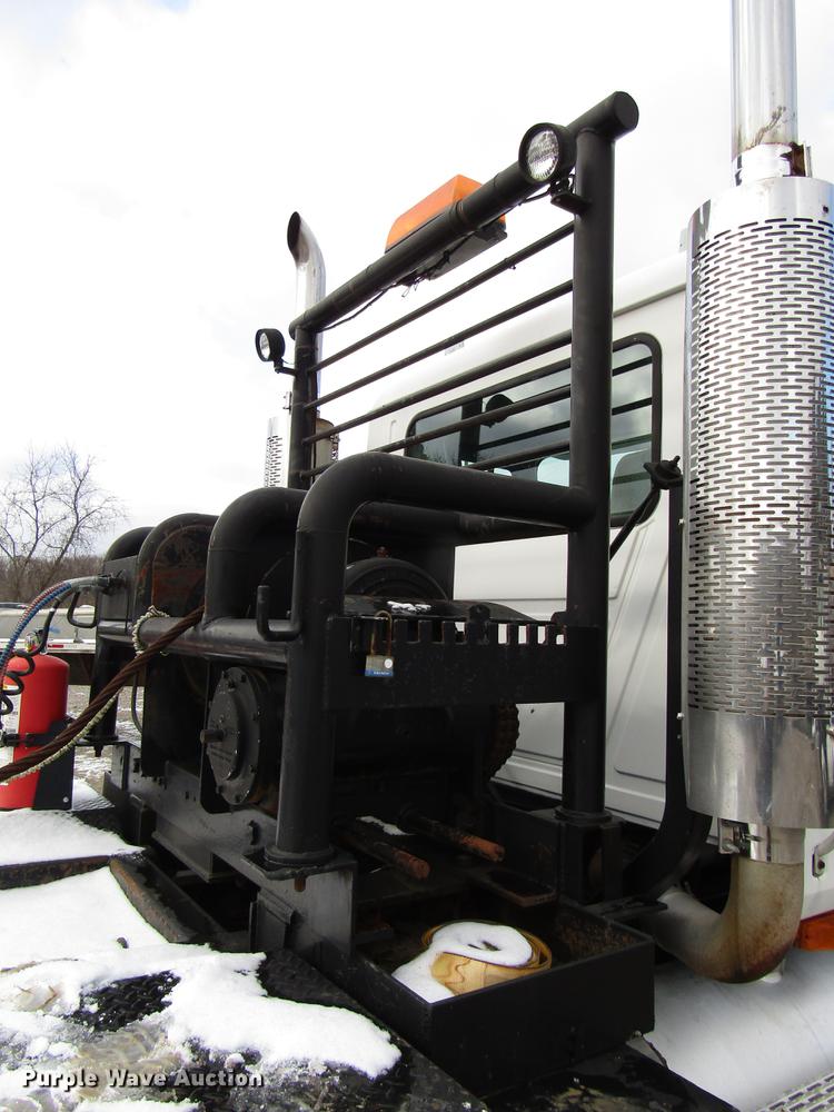 image for item DB6962 2001 Mack CH613 semi truck