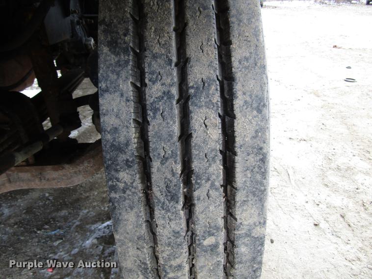 image for item DB6962 2001 Mack CH613 semi truck