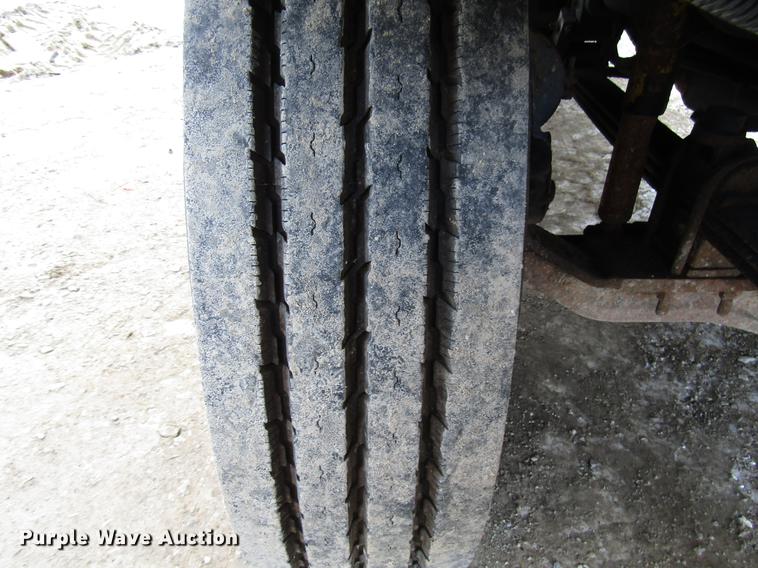 image for item DB6962 2001 Mack CH613 semi truck