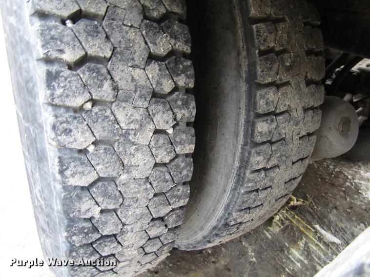 image for item DB6962 2001 Mack CH613 semi truck