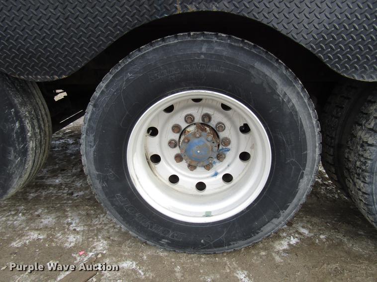 image for item DB6962 2001 Mack CH613 semi truck