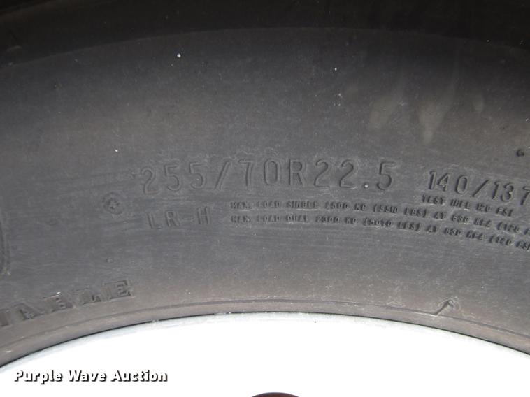 image for item DB6962 2001 Mack CH613 semi truck