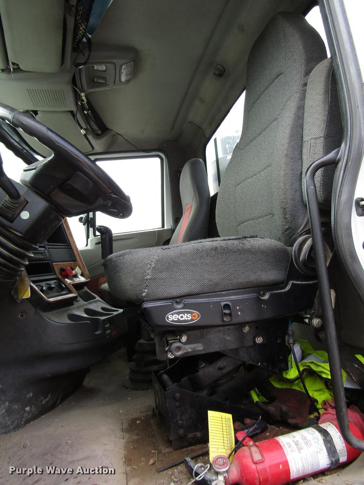 image for item DB6963 2009 International ProStar semi truck