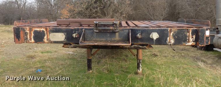image for item DD3582 1978 Aztec drop deck trailer