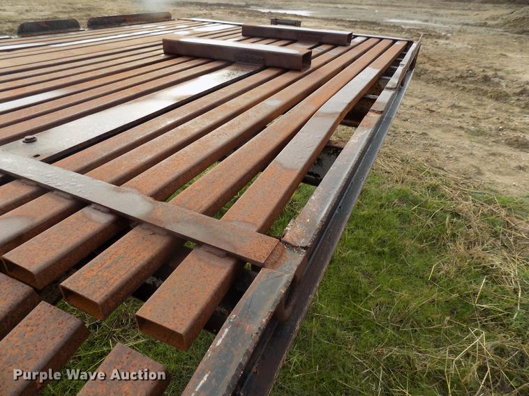 image for item DD3582 1978 Aztec drop deck trailer