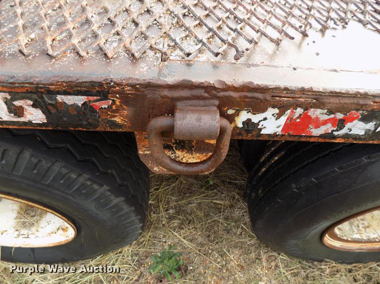 image for item DD3582 1978 Aztec drop deck trailer