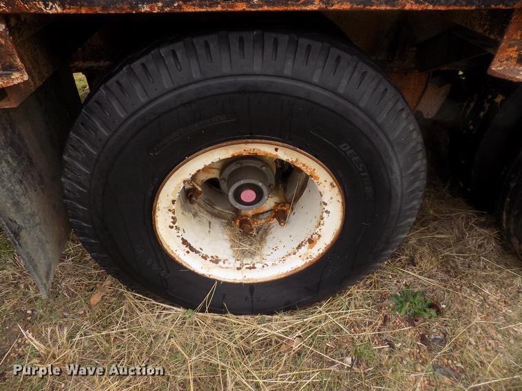 image for item DD3582 1978 Aztec drop deck trailer