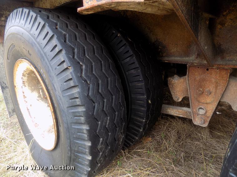 image for item DD3582 1978 Aztec drop deck trailer