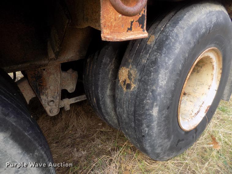 image for item DD3582 1978 Aztec drop deck trailer