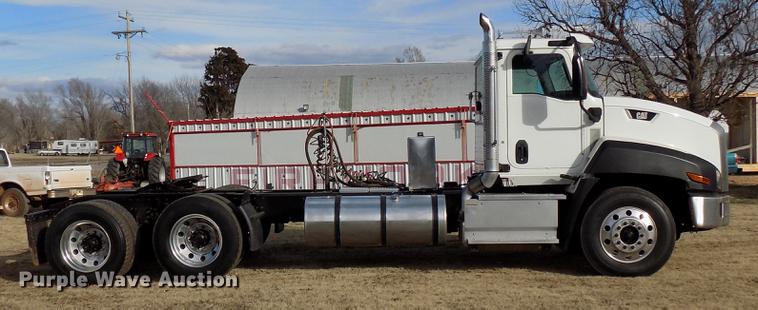 image for item DD3607 2015 Caterpillar CT660S semi truck