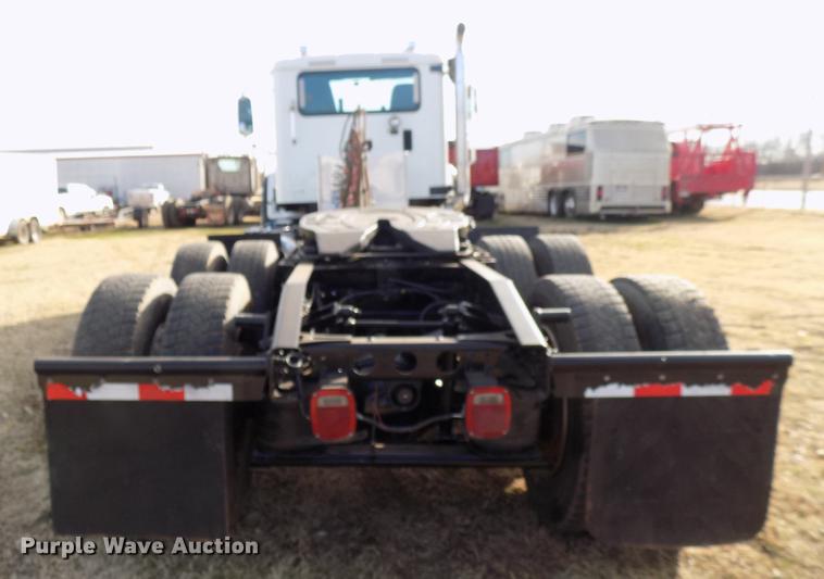 image for item DD3607 2015 Caterpillar CT660S semi truck