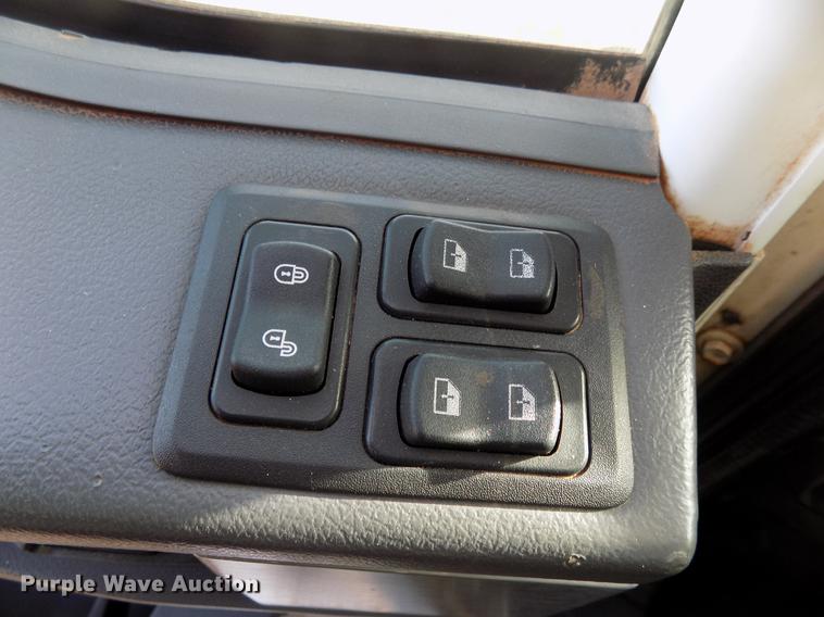 image for item DD3607 2015 Caterpillar CT660S semi truck