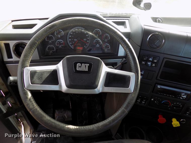 image for item DD3607 2015 Caterpillar CT660S semi truck