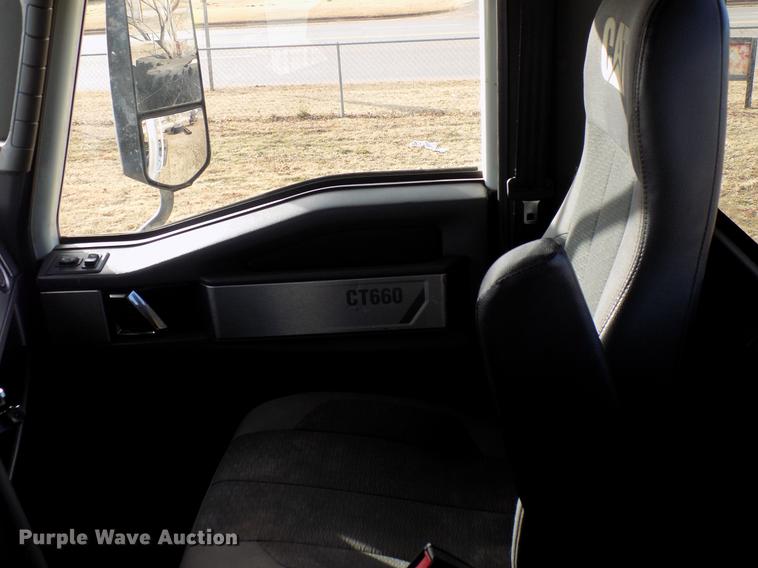 image for item DD3607 2015 Caterpillar CT660S semi truck