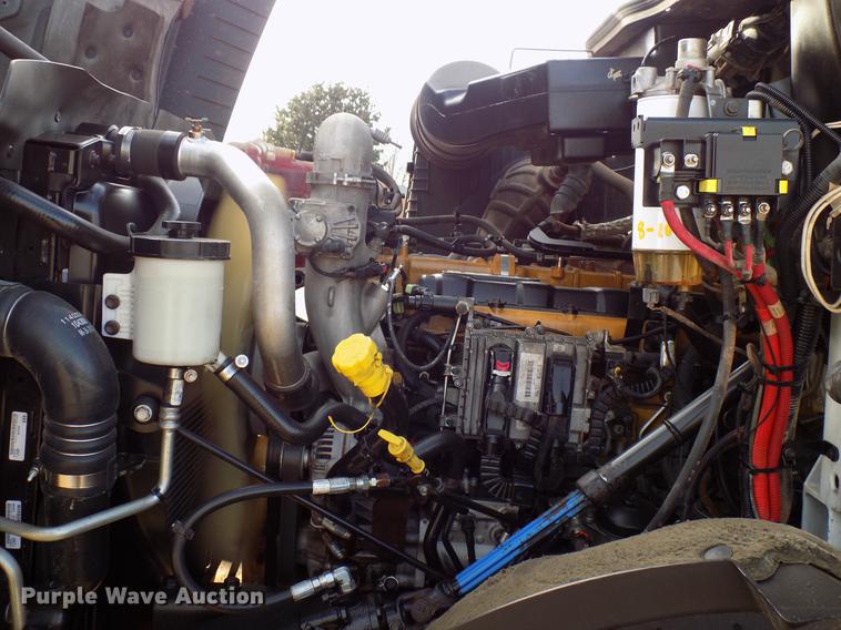 image for item DD3607 2015 Caterpillar CT660S semi truck