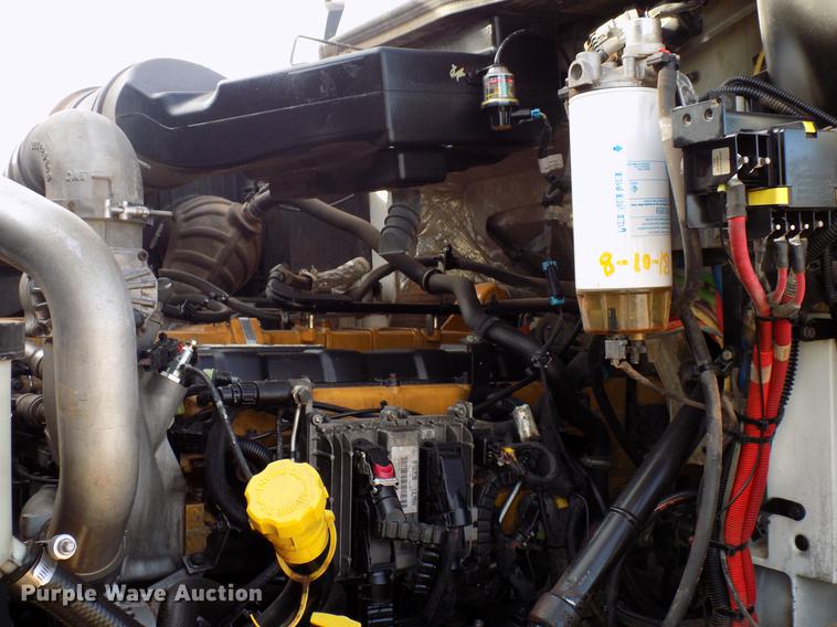 image for item DD3607 2015 Caterpillar CT660S semi truck