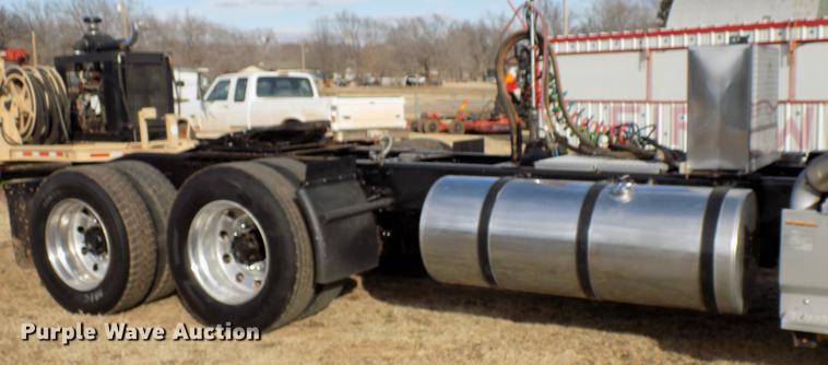 image for item DD3607 2015 Caterpillar CT660S semi truck