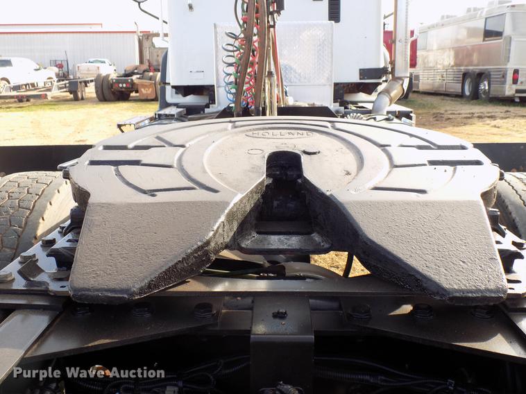 image for item DD3607 2015 Caterpillar CT660S semi truck