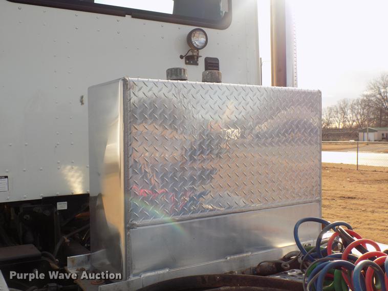 image for item DD3607 2015 Caterpillar CT660S semi truck