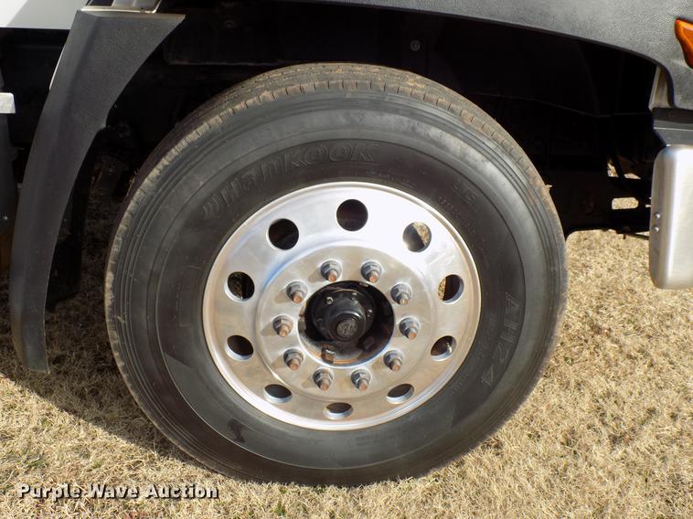 image for item DD3607 2015 Caterpillar CT660S semi truck