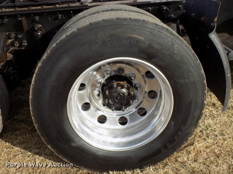 image for item DD3607 2015 Caterpillar CT660S semi truck