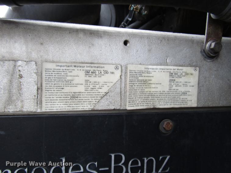 image for item DD4430 2005 Freightliner Columbia semi truck