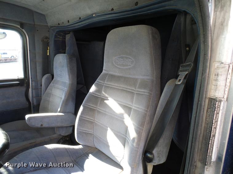 image for item DD5980 1998 Peterbilt 377 semi truck