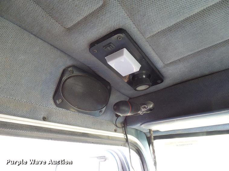 image for item DD5980 1998 Peterbilt 377 semi truck