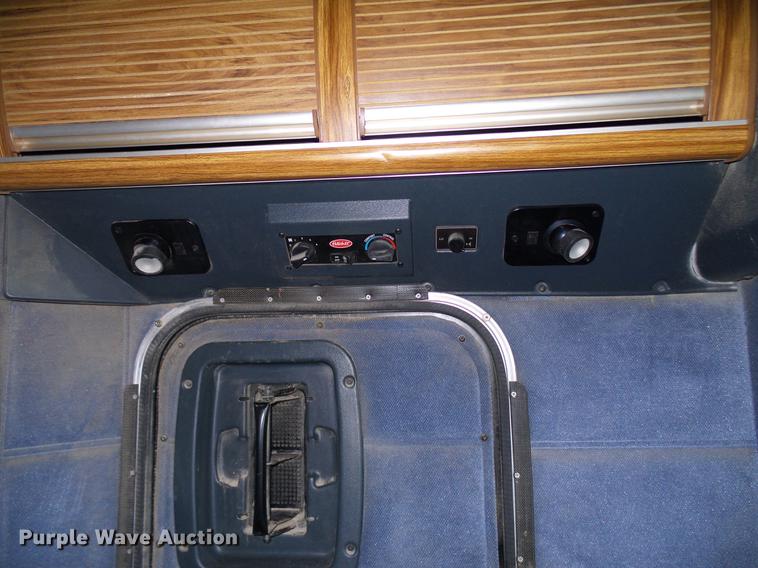 image for item DD5980 1998 Peterbilt 377 semi truck