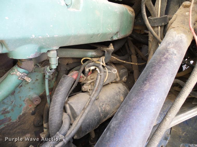 image for item DD5980 1998 Peterbilt 377 semi truck