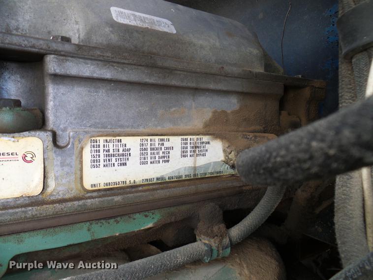 image for item DD5980 1998 Peterbilt 377 semi truck