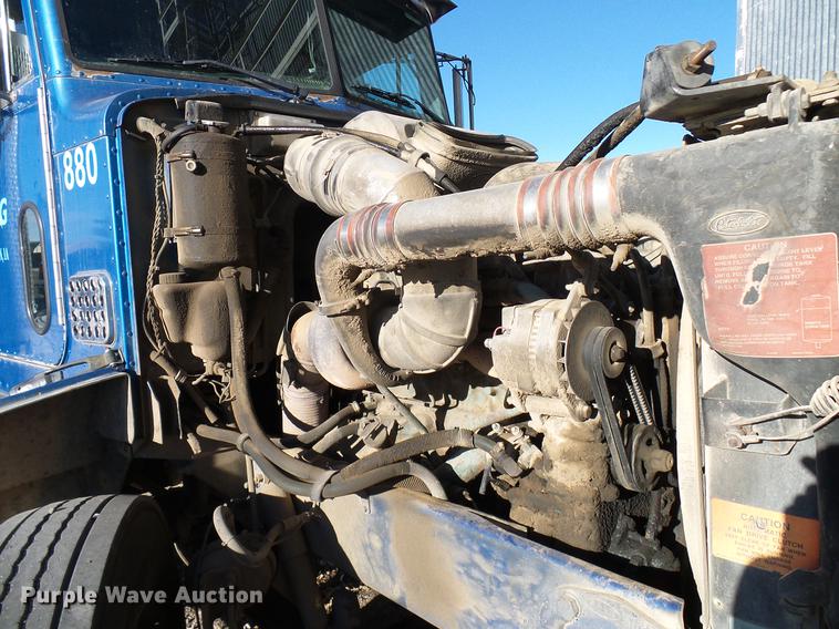 image for item DD5980 1998 Peterbilt 377 semi truck