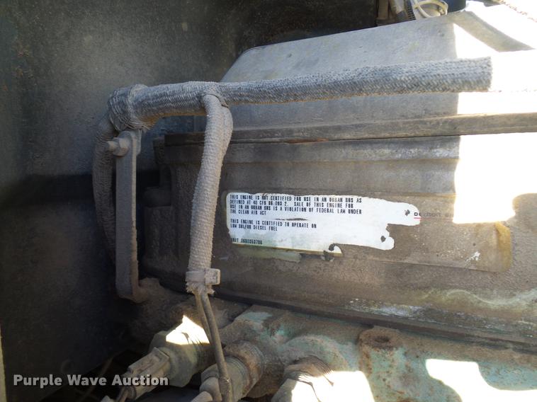 image for item DD5980 1998 Peterbilt 377 semi truck