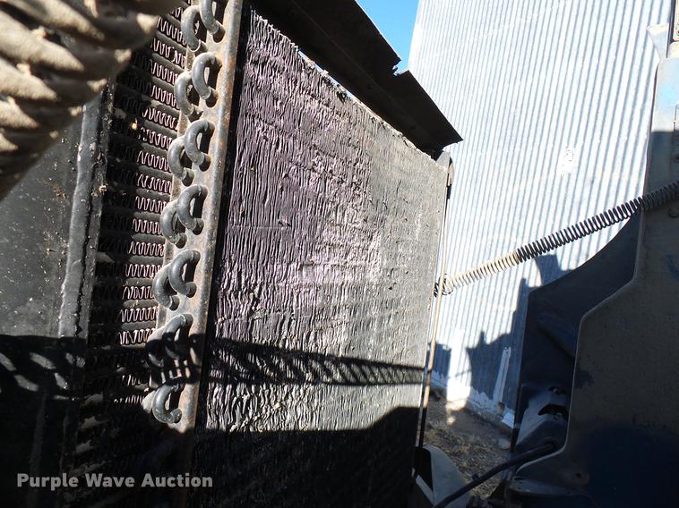 image for item DD5980 1998 Peterbilt 377 semi truck